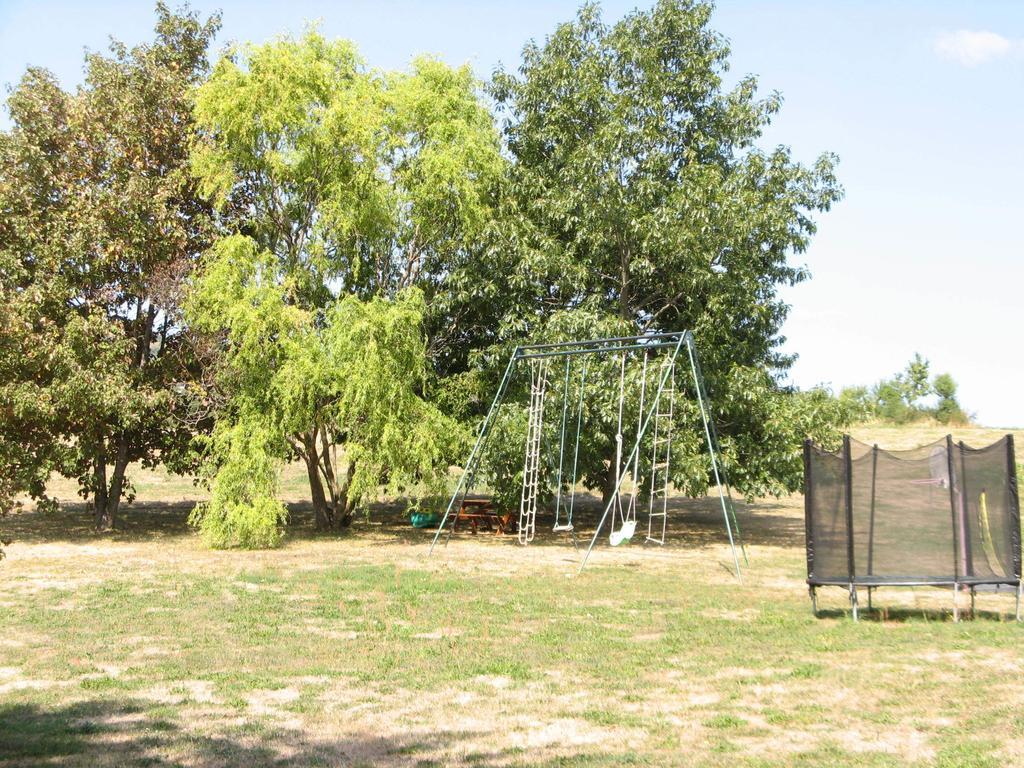 Bed and Breakfast Gitenchassagne Thurins Экстерьер фото