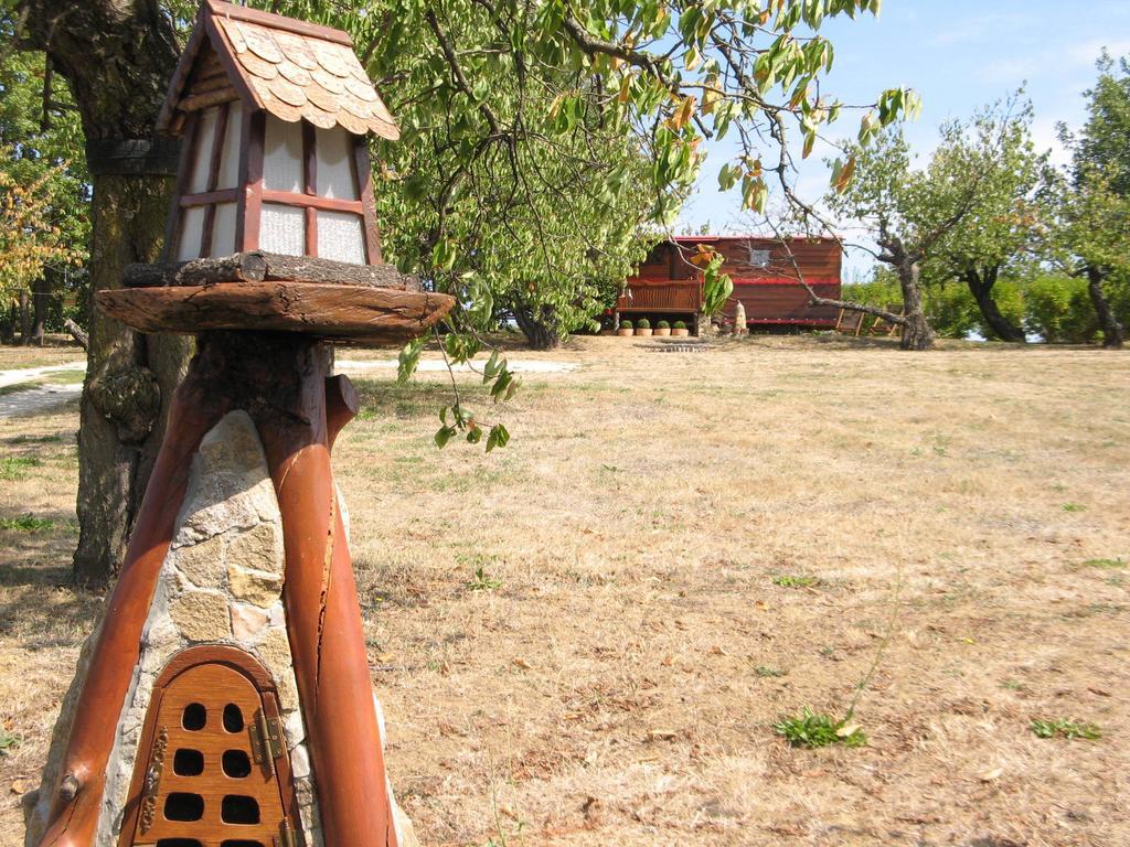 Bed and Breakfast Gitenchassagne Thurins Экстерьер фото