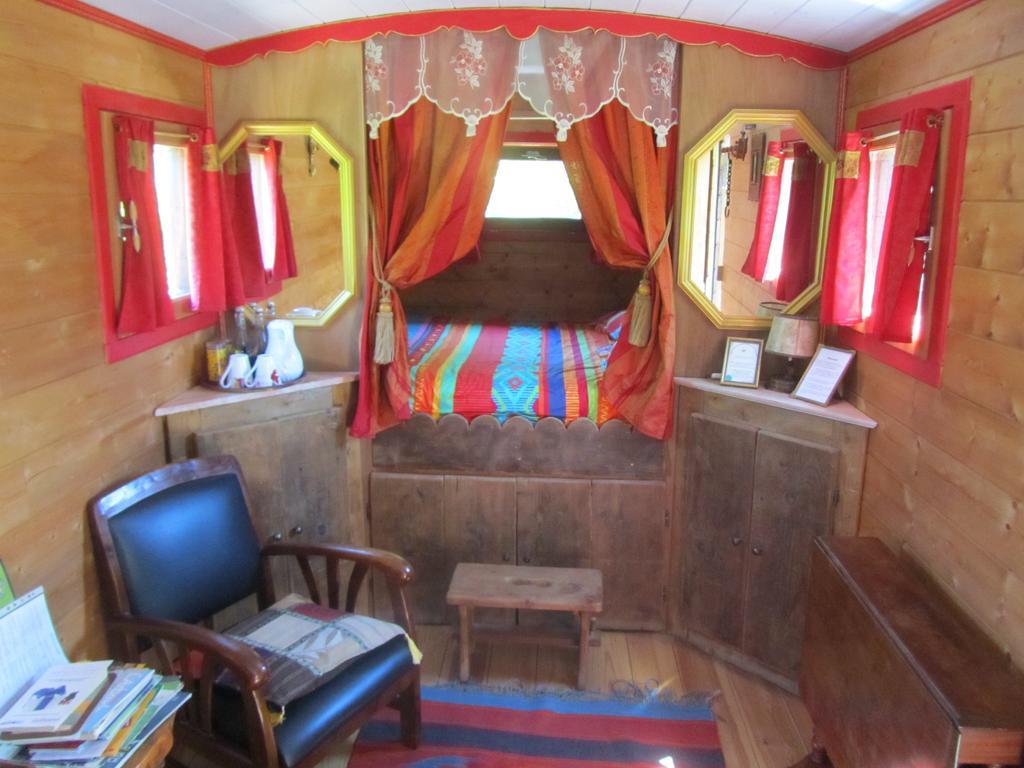 Bed and Breakfast Gitenchassagne Thurins Экстерьер фото