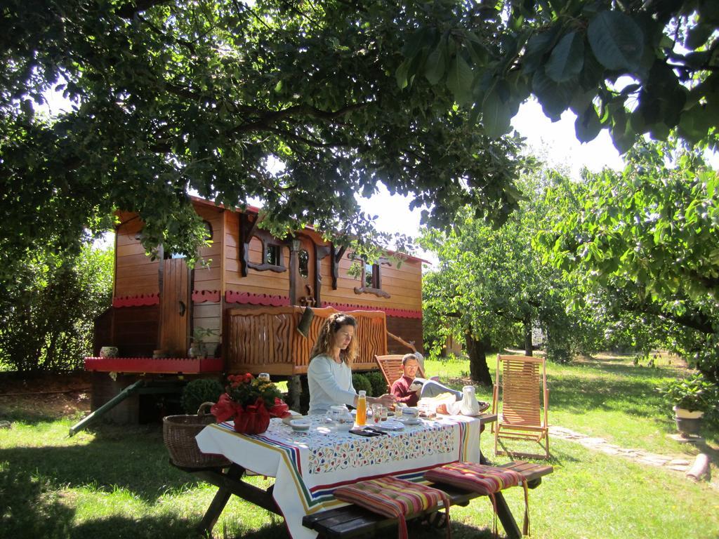 Bed and Breakfast Gitenchassagne Thurins Экстерьер фото
