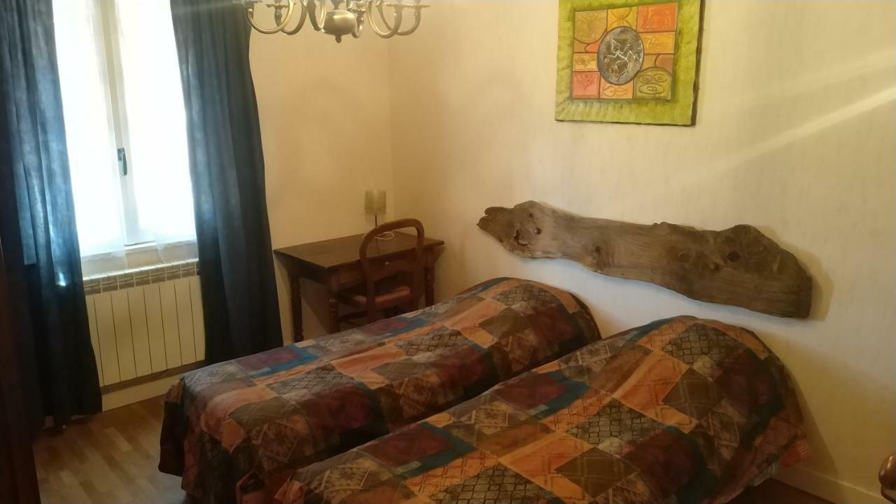 Bed and Breakfast Gitenchassagne Thurins Экстерьер фото